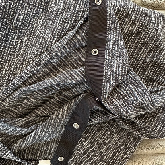 Lululemon Vinyasa Scarf dark Grey & White - Picture 4 of 6